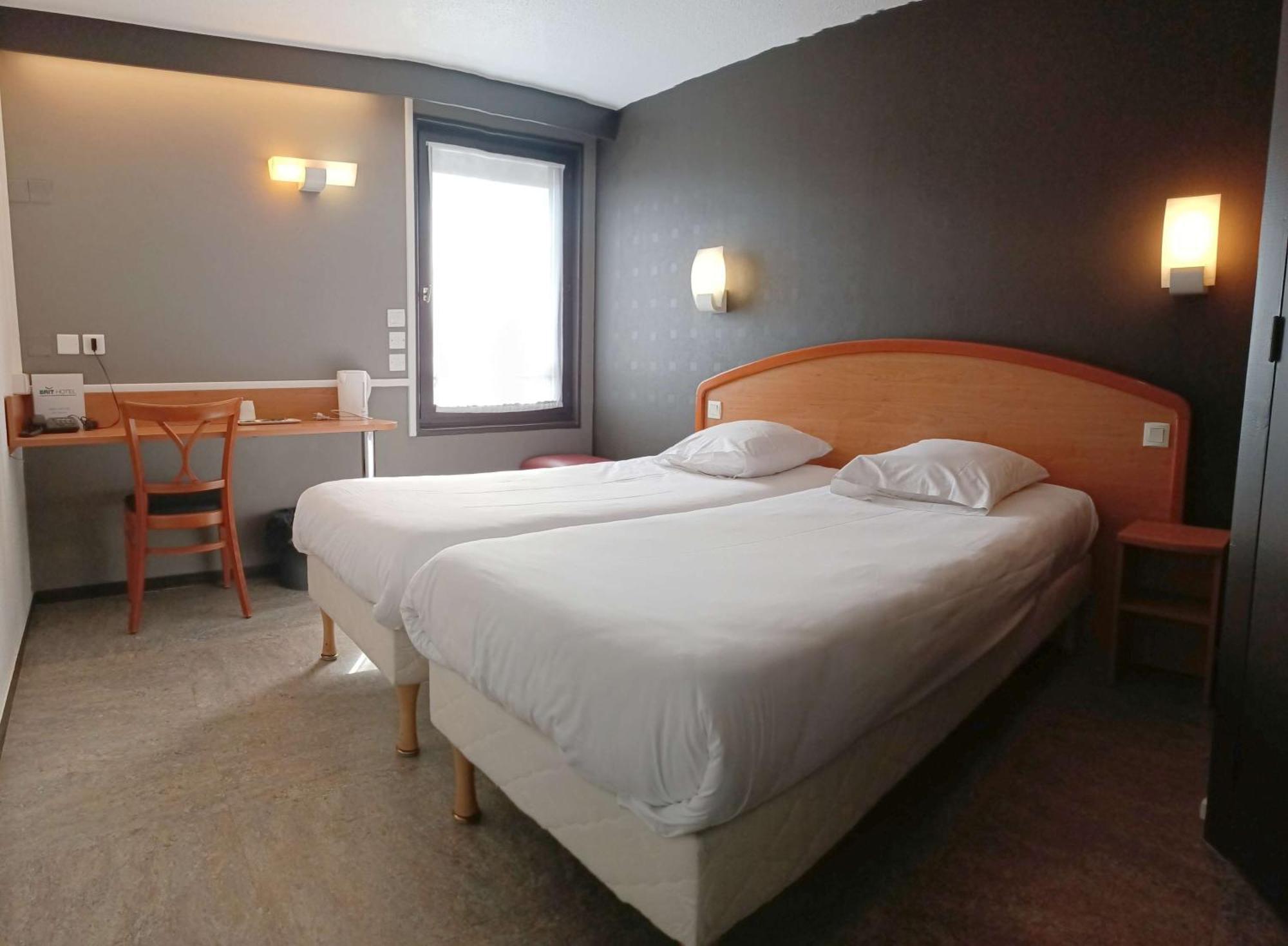 Brit Hotel Besancon L'Horloge ภายนอก รูปภาพ
