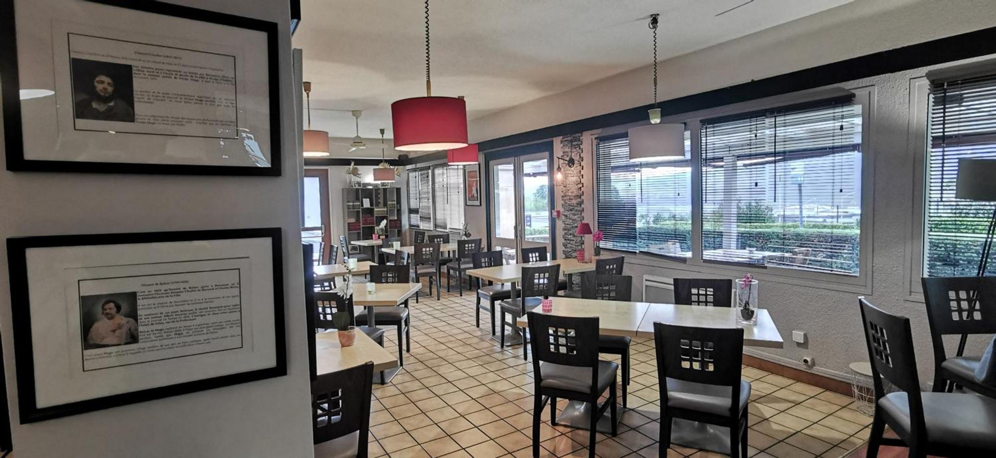 Brit Hotel Besancon L'Horloge ภายนอก รูปภาพ