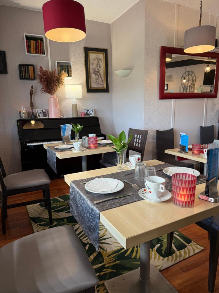 Brit Hotel Besancon L'Horloge ภายนอก รูปภาพ