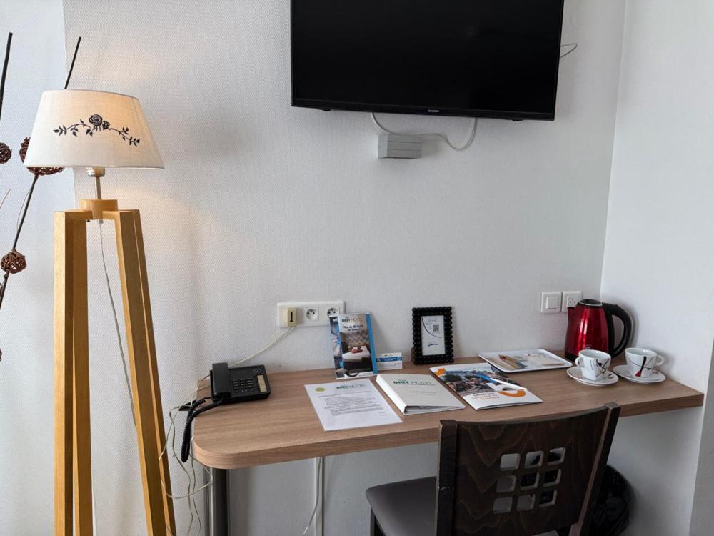 Brit Hotel Besancon L'Horloge ภายนอก รูปภาพ