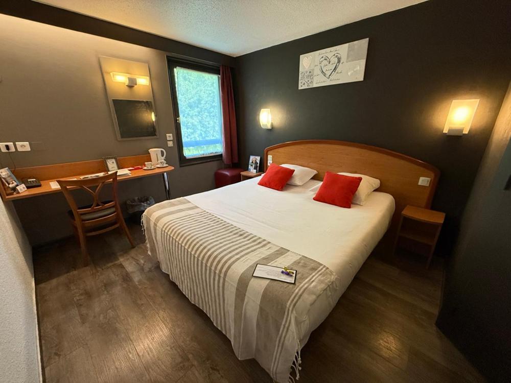 Brit Hotel Besancon L'Horloge ภายนอก รูปภาพ